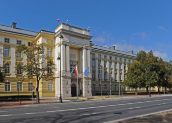 Rośnie zatrudnienie w urzędach w Polsce