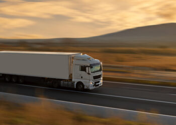 Czytnik kart tachografu – jak działa i o czym warto pamiętać?