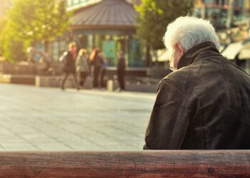 Emerytury a wynagrodzenia w Polsce [NIEKORZYSTNA RELACJA]