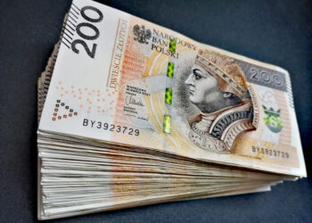 Życie na kredycie – czyli o coraz częstszym zadłużaniu się