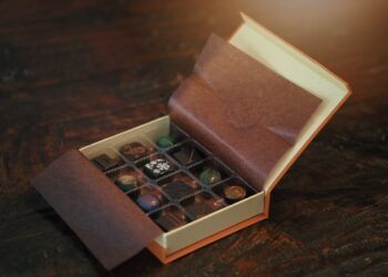 Odkryj funkcjonalność i estetykę opakowań cukierniczych plastikowych