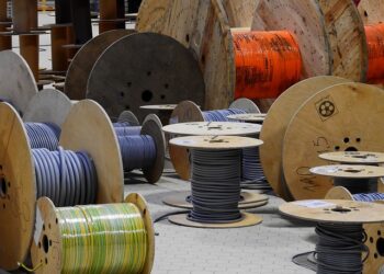 Wybór optymalnego stojaka do bębnów dla instalacji energetycznych