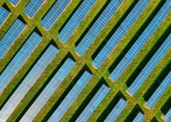 Farmy fotowoltaiczne – jakie korzyści z nich płyną?