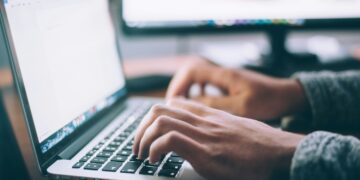 Jak założyć profil zaufany i załatwiać sprawy urzędowe online?