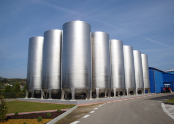 Zbiorniki przemysłowe – kompleksowa oferta firmy PIKO