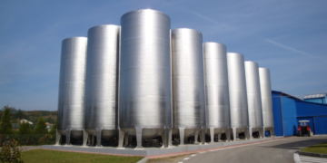 Zbiorniki przemysłowe – kompleksowa oferta firmy PIKO