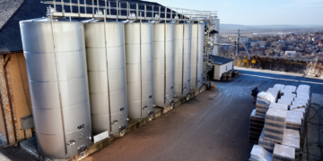 Metody czyszczenia silosów zbożowych – ręczne, mechaniczne i wysokościowe.