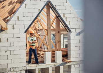 Od projektu do realizacji – kulisy pracy dobrej ekipy budowlanej